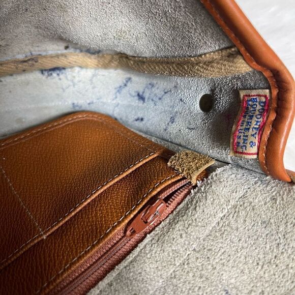 Dooney & Bourke vintage leather beige with tan trims and strap crossbody bag - Picture 12 of 15